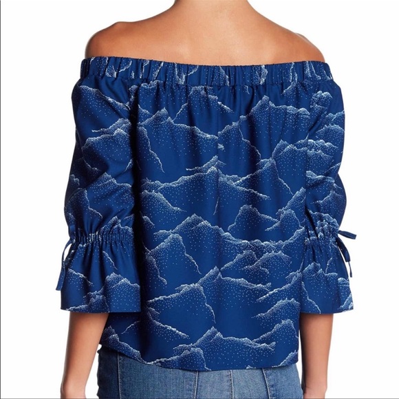 Cooper & Ella off the shoulder blue with white mountain print blouse size XS - Picture 2 of 7